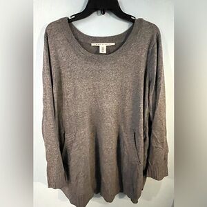 Tunic sweater with pockets